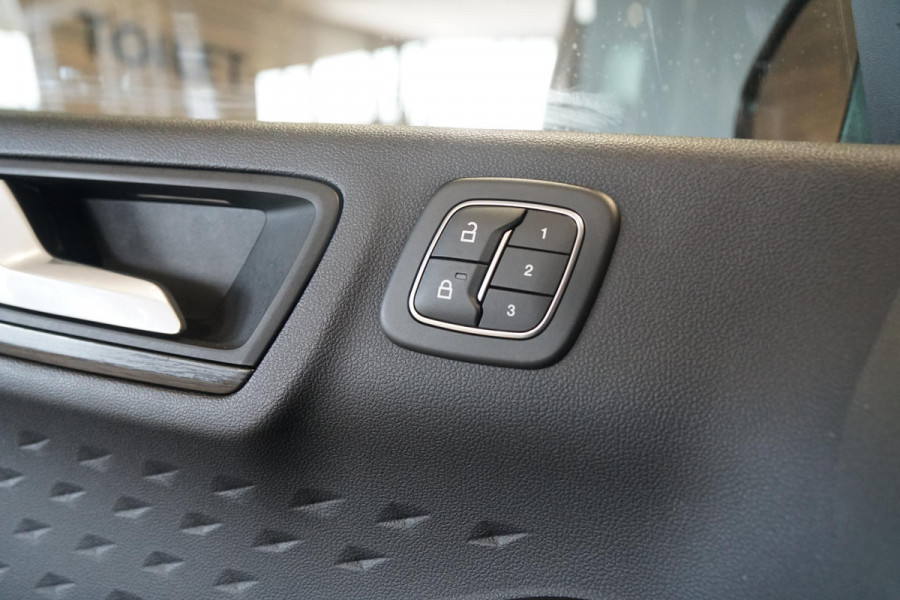 Ford Kuga 2.5 PHEV Vignale + PANORAMA / HEAD-UP / B&O / LEDER / APPLE CARPLAY