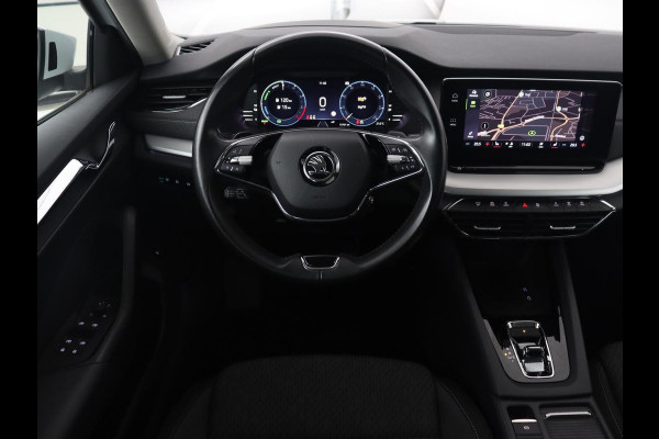 Škoda Octavia Combi 1.4 TSI iV PHEV Business Edition | Stoelverwarming | Adaptive cruise | Carplay | Head-up | Navigatie | DAB | Lane assist | LED