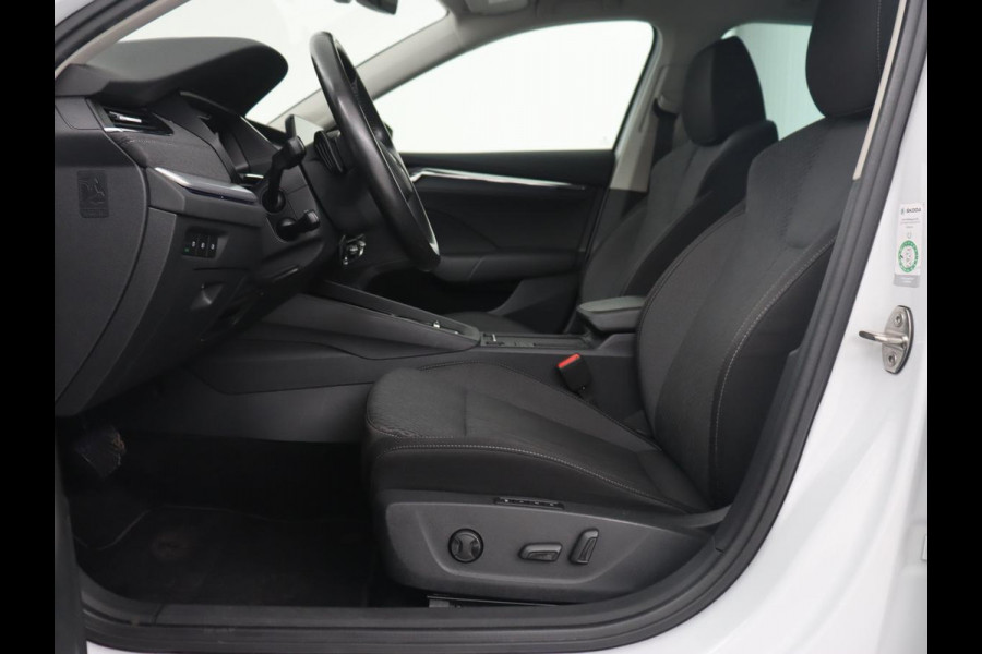 Škoda Octavia Combi 1.4 TSI iV PHEV Business Edition | Stoelverwarming | Adaptive cruise | Carplay | Head-up | Navigatie | DAB | Lane assist | LED