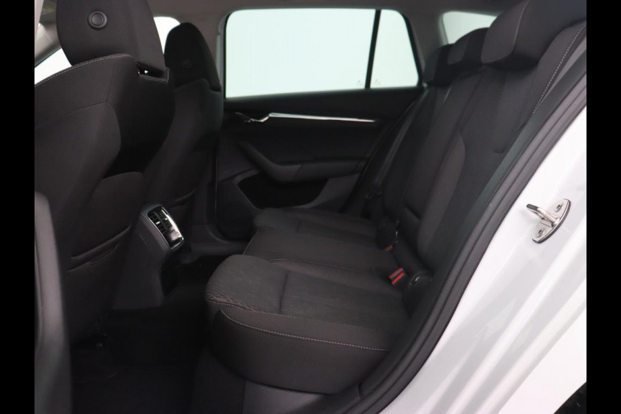 Škoda Octavia Combi 1.4 TSI iV PHEV Business Edition | Stoelverwarming | Adaptive cruise | Carplay | Head-up | Navigatie | DAB | Lane assist | LED