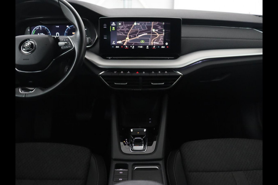 Škoda Octavia Combi 1.4 TSI iV PHEV Business Edition | Stoelverwarming | Adaptive cruise | Carplay | Head-up | Navigatie | DAB | Lane assist | LED