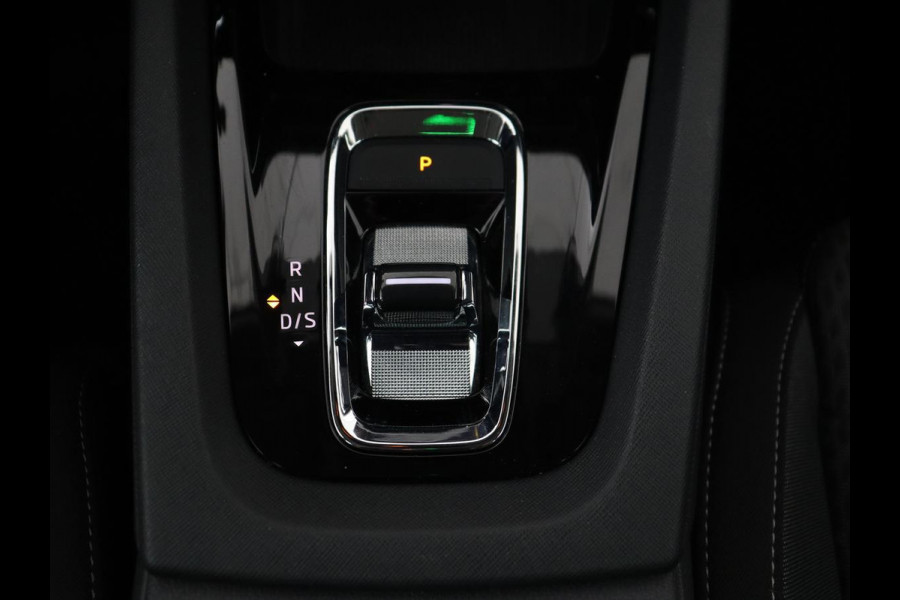 Škoda Octavia Combi 1.4 TSI iV PHEV Business Edition | Stoelverwarming | Adaptive cruise | Carplay | Head-up | Navigatie | DAB | Lane assist | LED
