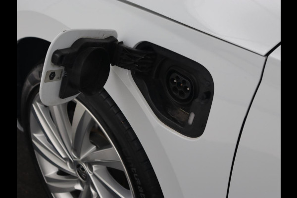 Škoda Octavia Combi 1.4 TSI iV PHEV Business Edition | Stoelverwarming | Adaptive cruise | Carplay | Head-up | Navigatie | DAB | Lane assist | LED
