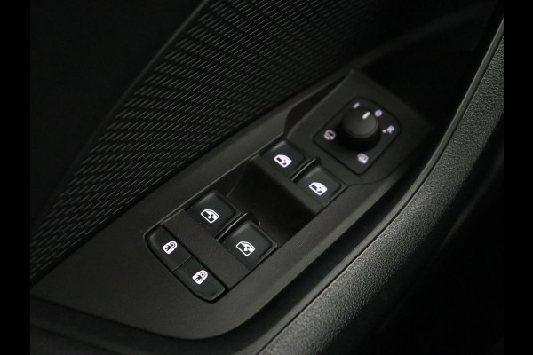 Škoda Octavia Combi 1.4 TSI iV PHEV Business Edition | Stoelverwarming | Adaptive cruise | Carplay | Head-up | Navigatie | DAB | Lane assist | LED
