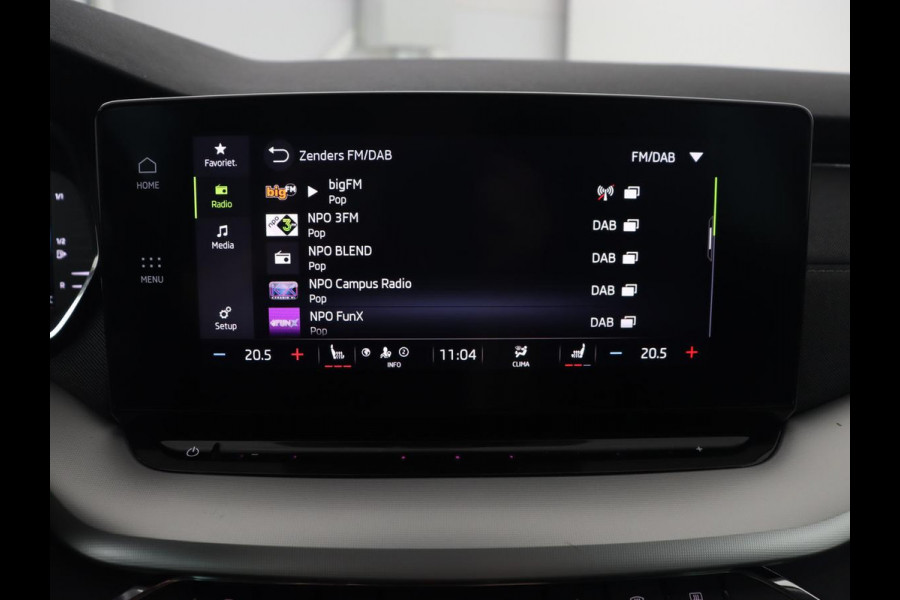 Škoda Octavia Combi 1.4 TSI iV PHEV Business Edition | Stoelverwarming | Adaptive cruise | Carplay | Head-up | Navigatie | DAB | Lane assist | LED