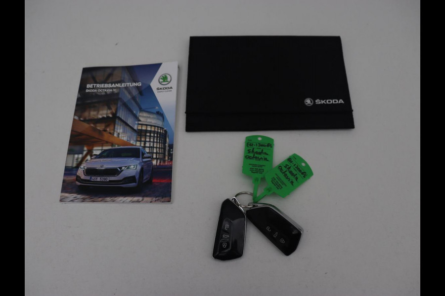 Škoda Octavia Combi 1.4 TSI iV PHEV Business Edition | Stoelverwarming | Adaptive cruise | Carplay | Head-up | Navigatie | DAB | Lane assist | LED