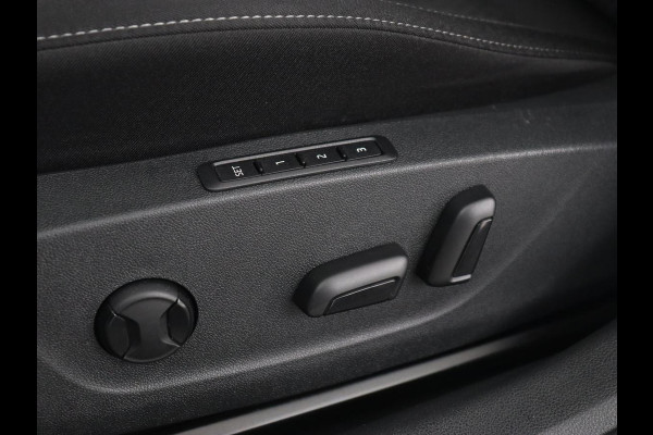 Škoda Octavia Combi 1.4 TSI iV PHEV Business Edition | Stoelverwarming | Adaptive cruise | Carplay | Head-up | Navigatie | DAB | Lane assist | LED