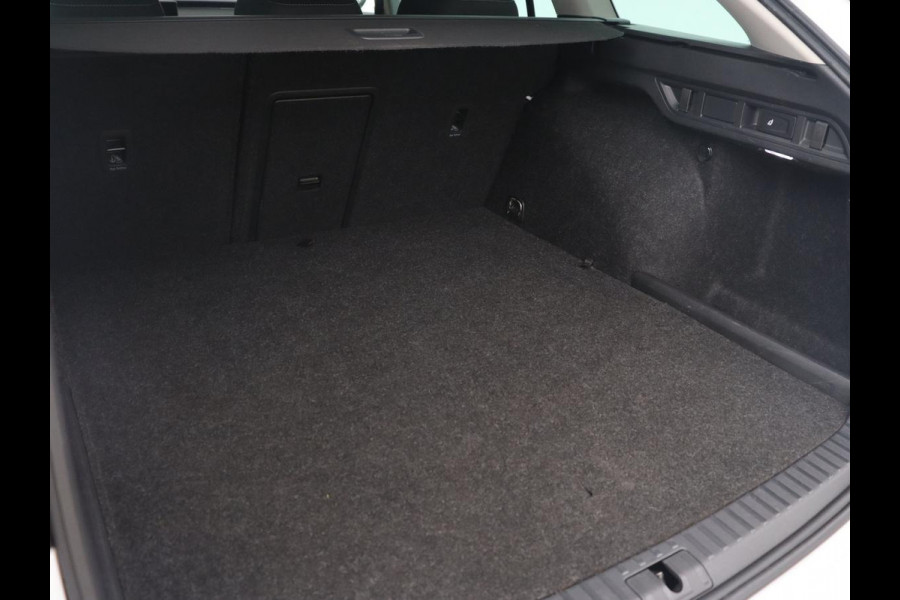 Škoda Octavia Combi 1.4 TSI iV PHEV Business Edition | Stoelverwarming | Adaptive cruise | Carplay | Head-up | Navigatie | DAB | Lane assist | LED