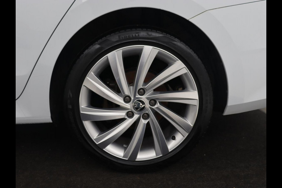 Škoda Octavia Combi 1.4 TSI iV PHEV Business Edition | Stoelverwarming | Adaptive cruise | Carplay | Head-up | Navigatie | DAB | Lane assist | LED
