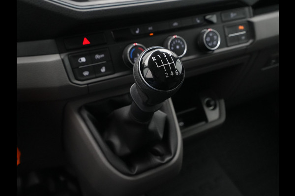 Volkswagen Crafter 35 2.0 TDI L3H3 Exclusive EURO VI Trekhaak Navigatie Camera Acc Pdc Stoel/Stuurverwarming Carplay