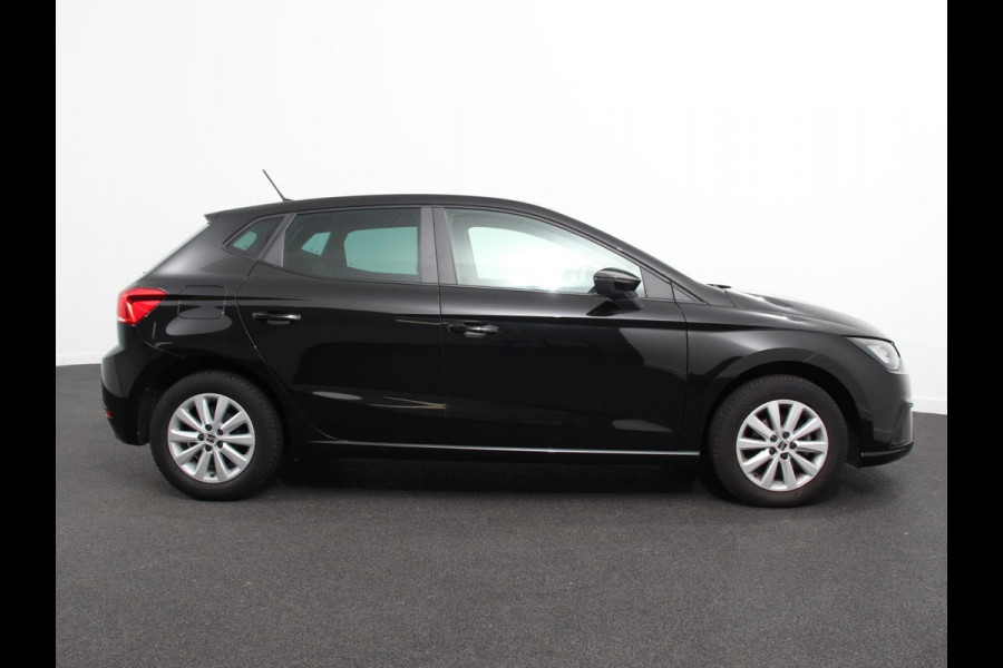Seat Ibiza 1.0 EcoTSI Style Business Connect Navigatie Apple Carplay/Android Auto Parkeersensoren Cruise Control Stoelverwarming Climate Control Getinte ramen