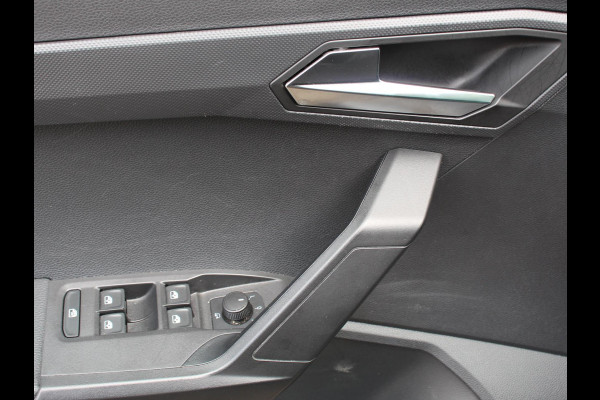 Seat Ibiza 1.0 EcoTSI Style Business Connect Navigatie Apple Carplay/Android Auto Parkeersensoren Cruise Control Stoelverwarming Climate Control Getinte ramen