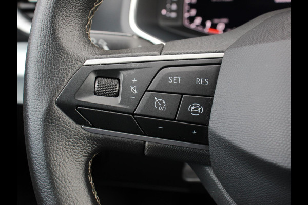 Seat Ibiza 1.0 EcoTSI Style Business Connect Navigatie Apple Carplay/Android Auto Parkeersensoren Cruise Control Stoelverwarming Climate Control Getinte ramen