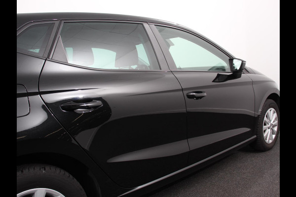 Seat Ibiza 1.0 EcoTSI Style Business Connect Navigatie Apple Carplay/Android Auto Parkeersensoren Cruise Control Stoelverwarming Climate Control Getinte ramen