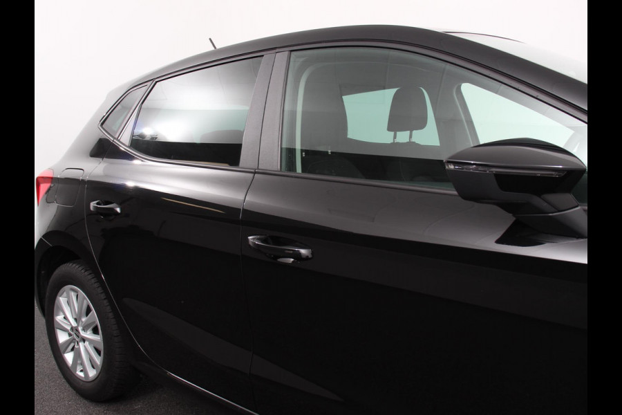 Seat Ibiza 1.0 EcoTSI Style Business Connect Navigatie Apple Carplay/Android Auto Parkeersensoren Cruise Control Stoelverwarming Climate Control Getinte ramen