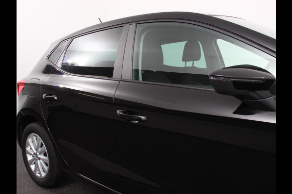 Seat Ibiza 1.0 EcoTSI Style Business Connect Navigatie Apple Carplay/Android Auto Parkeersensoren Cruise Control Stoelverwarming Climate Control Getinte ramen