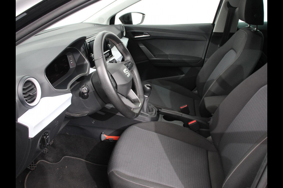 Seat Ibiza 1.0 EcoTSI Style Business Connect Navigatie Apple Carplay/Android Auto Parkeersensoren Cruise Control Stoelverwarming Climate Control Getinte ramen