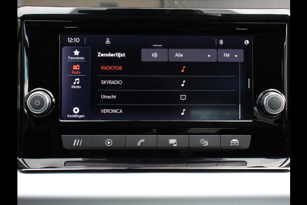 Seat Ibiza 1.0 EcoTSI Style Business Connect Navigatie Apple Carplay/Android Auto Parkeersensoren Cruise Control Stoelverwarming Climate Control Getinte ramen
