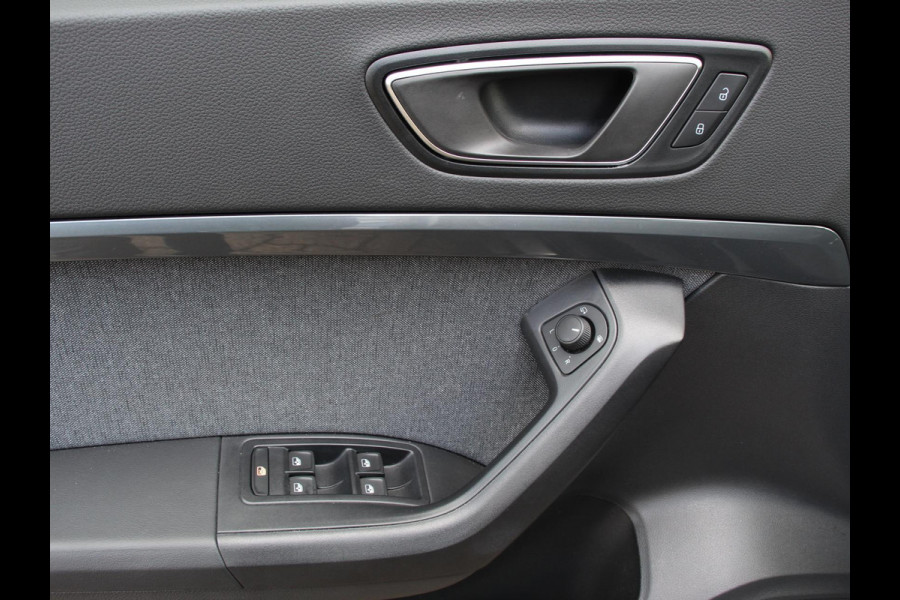 Seat Ateca 1.5 TSI Style Business Intense Climate control Cruise control Keyless start Verwarmde voorstoelen Verwarmde stuur LED Parkeersensoren achter Apple Carplay/ Android Auto