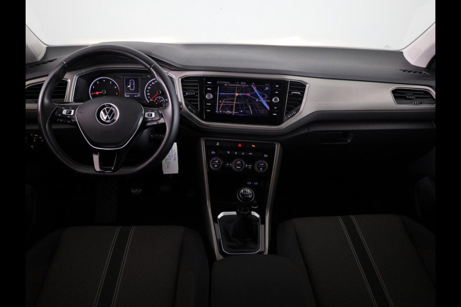 Volkswagen T-Roc 1.0 TSI Style 110 pk | Navigatie | Parkeersensoren | Adaptieve cruise control | Autom. airco | Spiegel pakket |