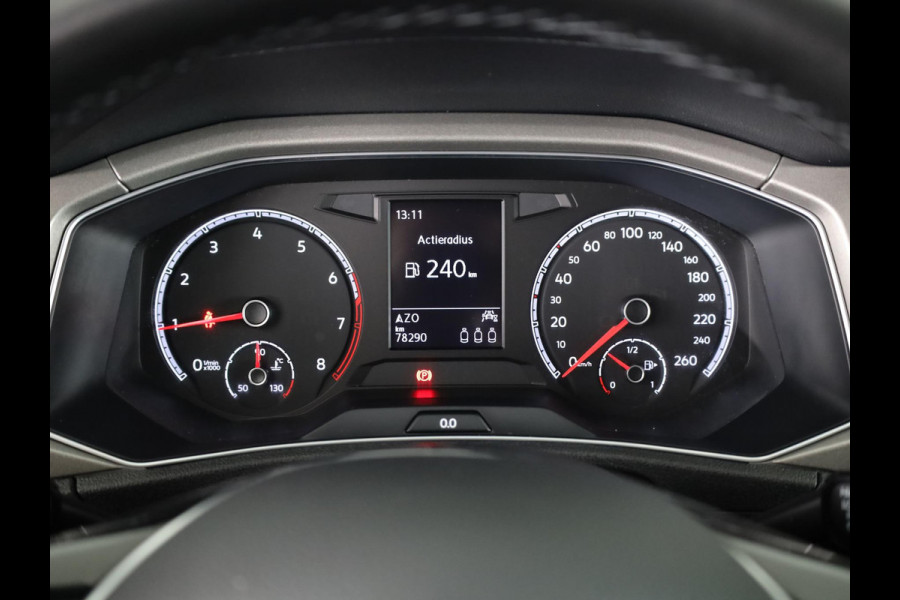 Volkswagen T-Roc 1.0 TSI Style 110 pk | Navigatie | Parkeersensoren | Adaptieve cruise control | Autom. airco | Spiegel pakket |