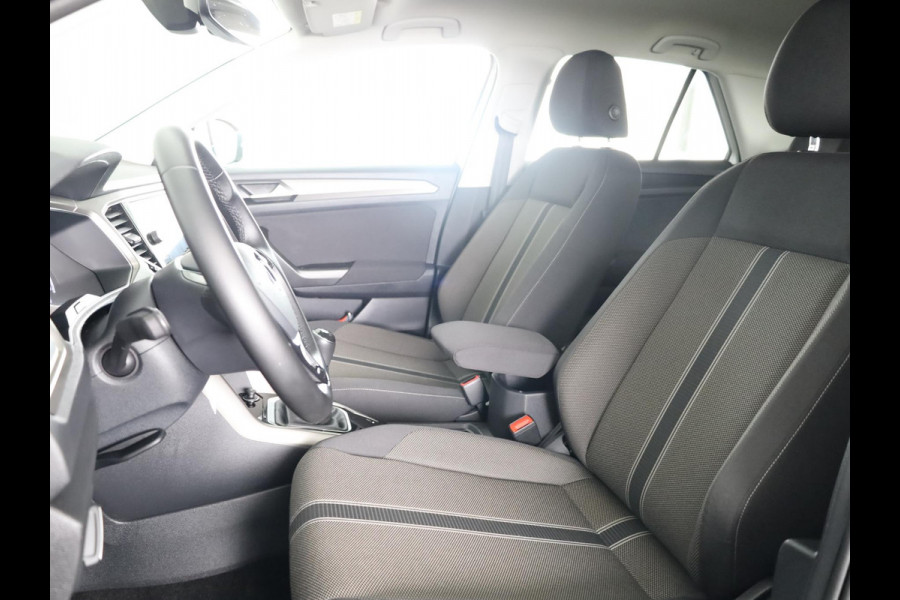 Volkswagen T-Roc 1.0 TSI Style 110 pk | Navigatie | Parkeersensoren | Adaptieve cruise control | Autom. airco | Spiegel pakket |