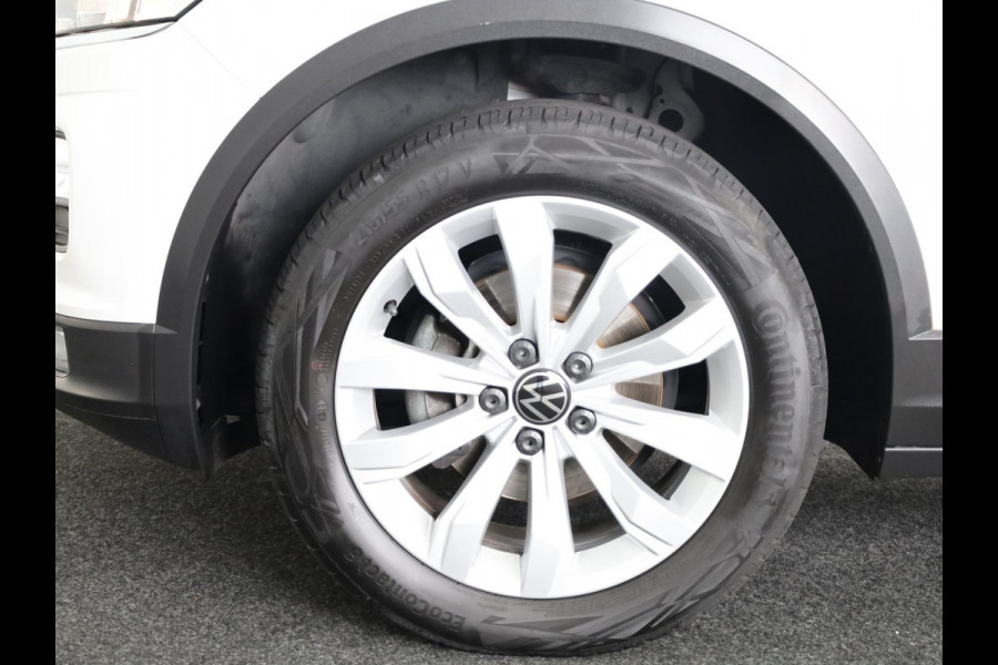 Volkswagen T-Roc 1.0 TSI Style 110 pk | Navigatie | Parkeersensoren | Adaptieve cruise control | Autom. airco | Spiegel pakket |