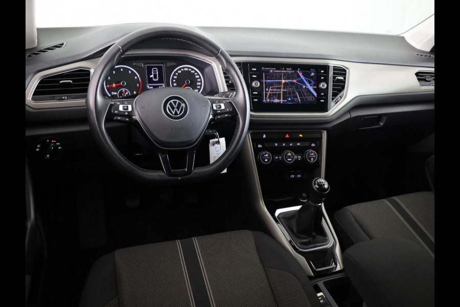 Volkswagen T-Roc 1.0 TSI Style 110 pk | Navigatie | Parkeersensoren | Adaptieve cruise control | Autom. airco | Spiegel pakket |