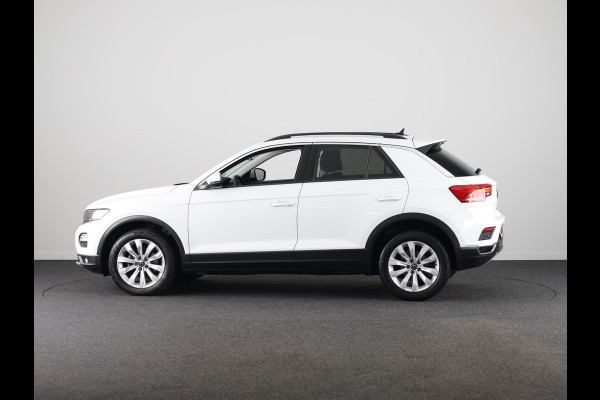 Volkswagen T-Roc 1.0 TSI Style 110 pk | Navigatie | Parkeersensoren | Adaptieve cruise control | Autom. airco | Spiegel pakket |