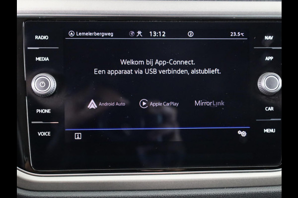 Volkswagen T-Roc 1.0 TSI Style 110 pk | Navigatie | Parkeersensoren | Adaptieve cruise control | Autom. airco | Spiegel pakket |