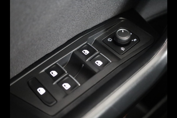 Volkswagen T-Roc 1.0 TSI Style 110 pk | Navigatie | Parkeersensoren | Adaptieve cruise control | Autom. airco | Spiegel pakket |