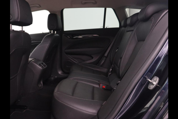 Opel Insignia Sports Tourer 1.5 Turbo Business Executive | Leder | Trekhaak | Stoelverwarming | Camera | DAB | Carplay | Elektrische achterklep | LED