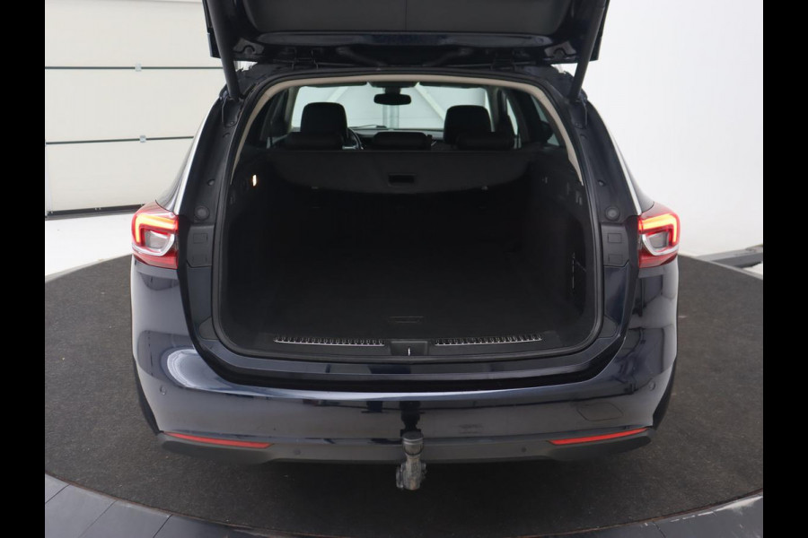 Opel Insignia Sports Tourer 1.5 Turbo Business Executive | Leder | Trekhaak | Stoelverwarming | Camera | DAB | Carplay | Elektrische achterklep | LED
