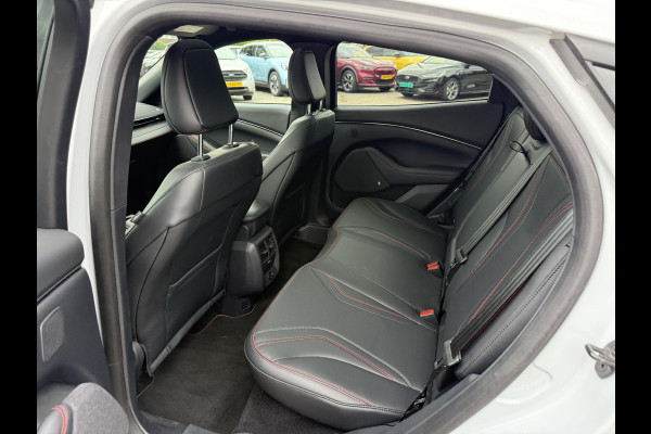 Ford Mustang Mach-E Premium AWD 75 kWh | 269pk Panorama dak | B&O Audio |  Adaptieve Cruise | Dodehoeksensoren | Elek Achterklep
