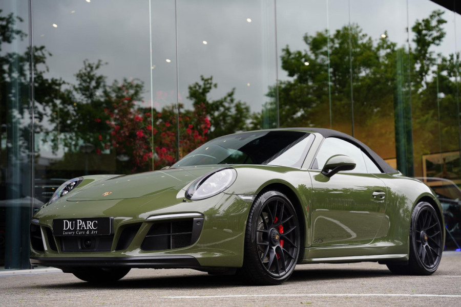 Porsche 911 Cabriolet 3.0 Carrera GTS Nato Green Burmester Lifting