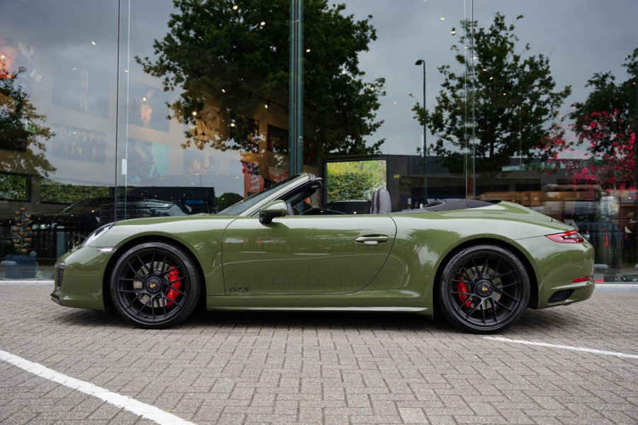 Porsche 911 Cabriolet 3.0 Carrera GTS Nato Green Burmester Lifting