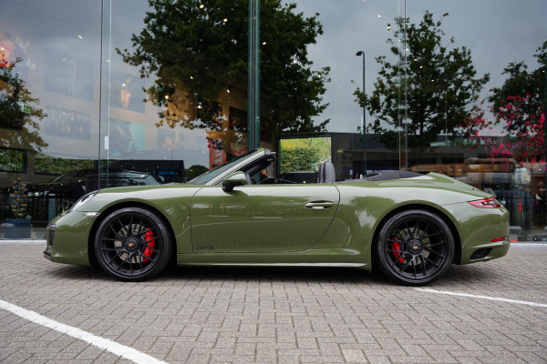 Porsche 911 Cabriolet 3.0 Carrera GTS Nato Green Burmester Lifting