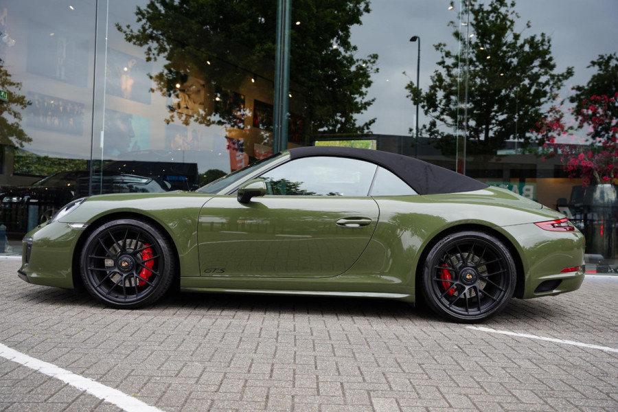 Porsche 911 Cabriolet 3.0 Carrera GTS Nato Green Burmester Lifting