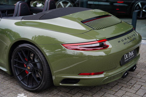 Porsche 911 Cabriolet 3.0 Carrera GTS Nato Green Burmester Lifting