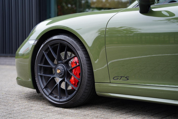 Porsche 911 Cabriolet 3.0 Carrera GTS Nato Green Burmester Lifting