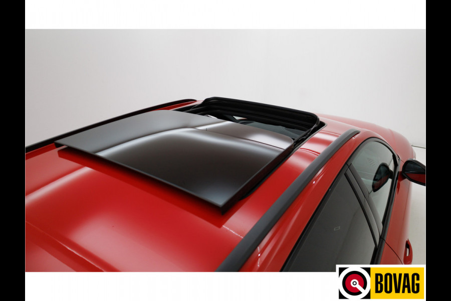 Audi A4 Avant 35 TFSI 3X S-Line 150 PK | NL auto | Black optic | Panoramadak | 1/2 Leer | Virtual dashboard, Adaptive Cruise