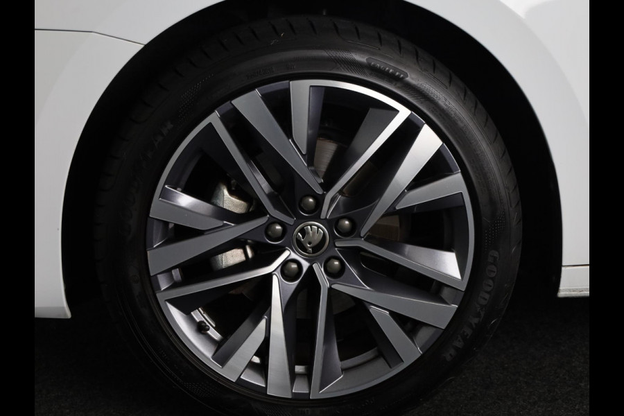 Škoda Octavia Combi 1.5 TSI MHEV Business Edition Plus 115 pk Automaat (DSG) | Verlengde garantie | Navigatie | Parkeersensoren | Achteruitrijcamera | Stoelverwarming |