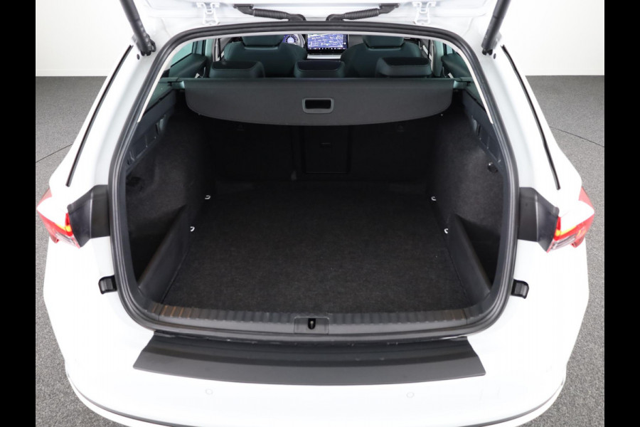 Škoda Octavia Combi 1.5 TSI MHEV Business Edition Plus 115 pk Automaat (DSG) | Verlengde garantie | Navigatie | Parkeersensoren | Achteruitrijcamera | Stoelverwarming |