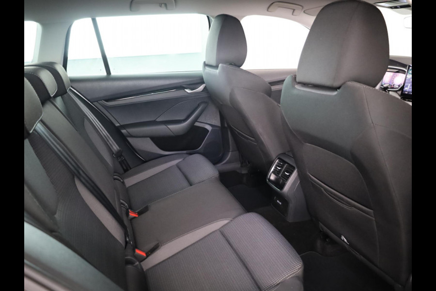 Škoda Octavia Combi 1.5 TSI MHEV Business Edition Plus 115 pk Automaat (DSG) | Verlengde garantie | Navigatie | Parkeersensoren | Achteruitrijcamera | Stoelverwarming |