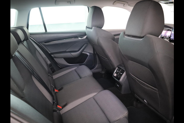 Škoda Octavia Combi 1.5 TSI MHEV Business Edition Plus 115 pk Automaat (DSG) | Verlengde garantie | Navigatie | Parkeersensoren | Achteruitrijcamera | Stoelverwarming |
