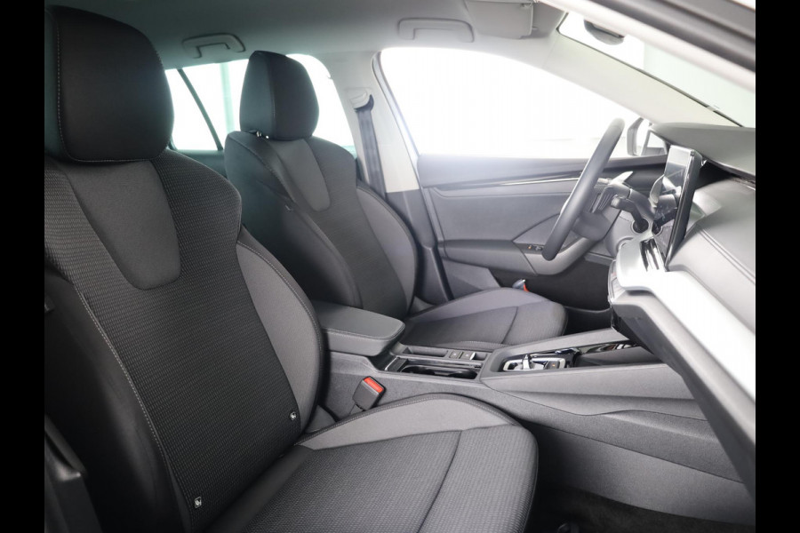 Škoda Octavia Combi 1.5 TSI MHEV Business Edition Plus 115 pk Automaat (DSG) | Verlengde garantie | Navigatie | Parkeersensoren | Achteruitrijcamera | Stoelverwarming |