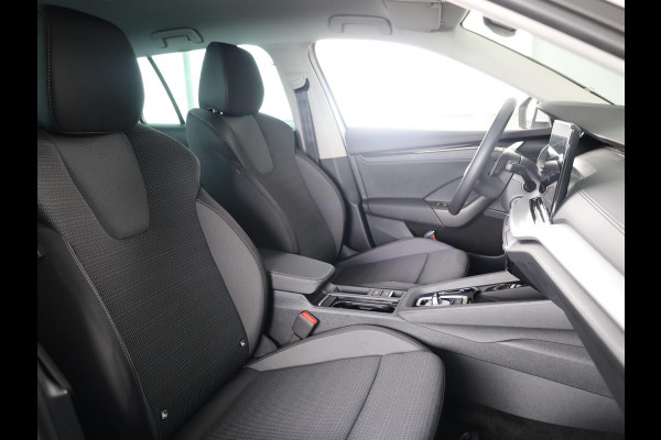 Škoda Octavia Combi 1.5 TSI MHEV Business Edition Plus 115 pk Automaat (DSG) | Verlengde garantie | Navigatie | Parkeersensoren | Achteruitrijcamera | Stoelverwarming |