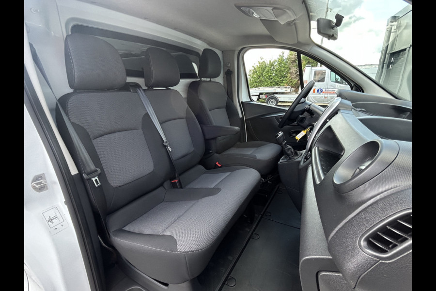 Renault Trafic 2.0 dCi 120 PK / L1H1 / 1e EIG. / 92.126 KM !! / AIRCO / CRUISE / NAVI / BLUETOOTH / 3-ZITS / TREKHAAK