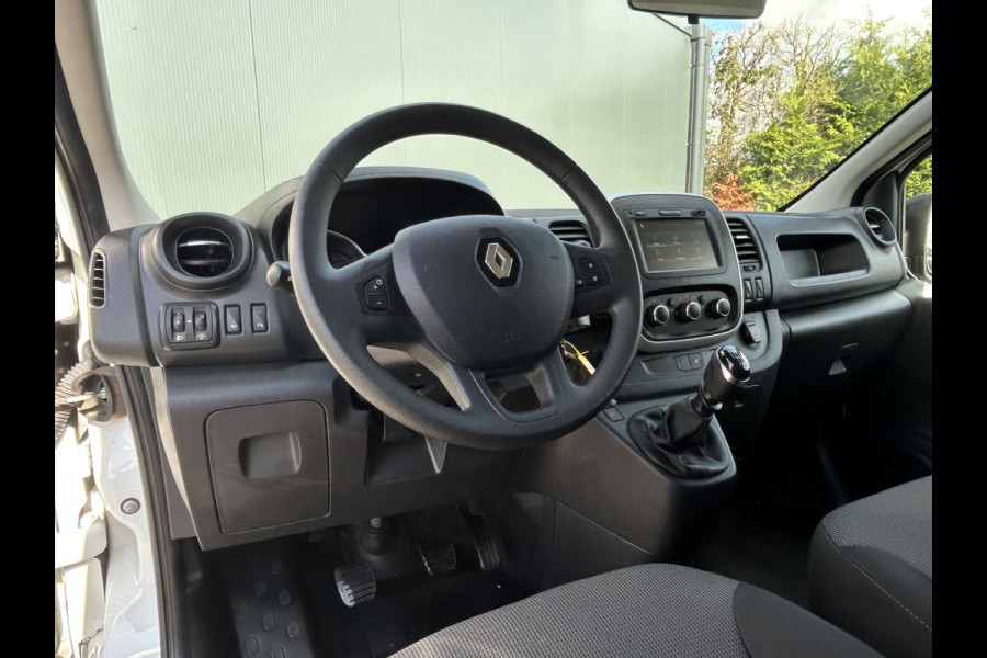 Renault Trafic 2.0 dCi 120 PK / L1H1 / 1e EIG. / 92.126 KM !! / AIRCO / CRUISE / NAVI / BLUETOOTH / 3-ZITS / TREKHAAK