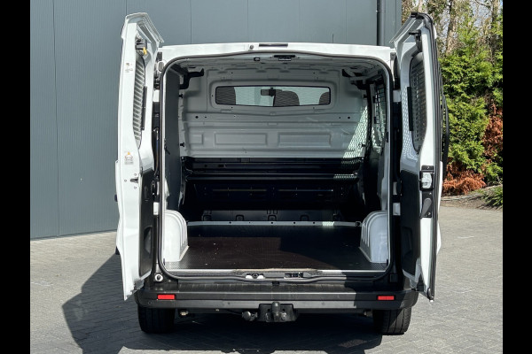 Renault Trafic 2.0 dCi 120 PK / L1H1 / 1e EIG. / 92.126 KM !! / AIRCO / CRUISE / NAVI / BLUETOOTH / 3-ZITS / TREKHAAK